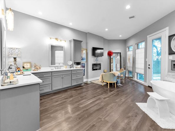 901 Longmire Road 54, Conroe TX 77304