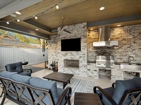 10106 Meadow Lake Lane, Houston TX 77042