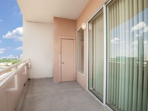 3505 Sage Road 2403, Houston TX 77056