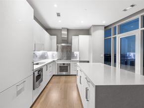 4521 San Felipe Street 2601, Houston TX 77027