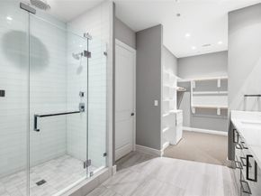 4521 San Felipe Street 2601, Houston TX 77027