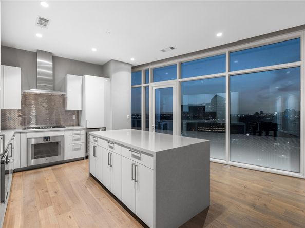 4521 San Felipe Street 2601, Houston TX 77027