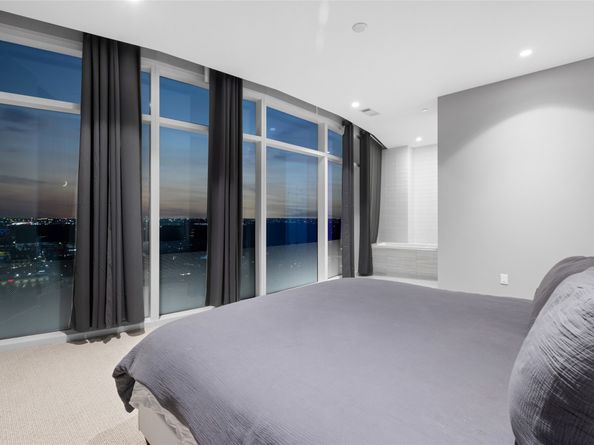 4521 San Felipe Street 2601, Houston TX 77027