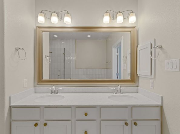 1002 Shepherd Oaks Drive, Houston TX 77018