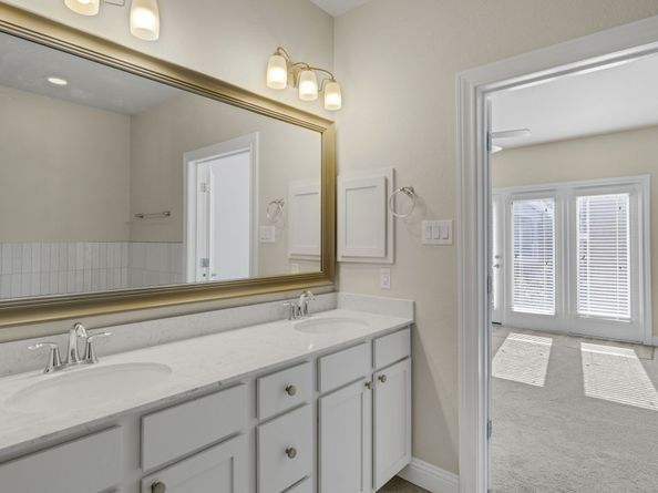 1002 Shepherd Oaks Drive, Houston TX 77018