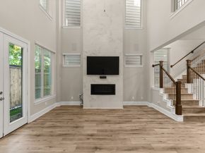 1002 Shepherd Oaks Drive, Houston TX 77018