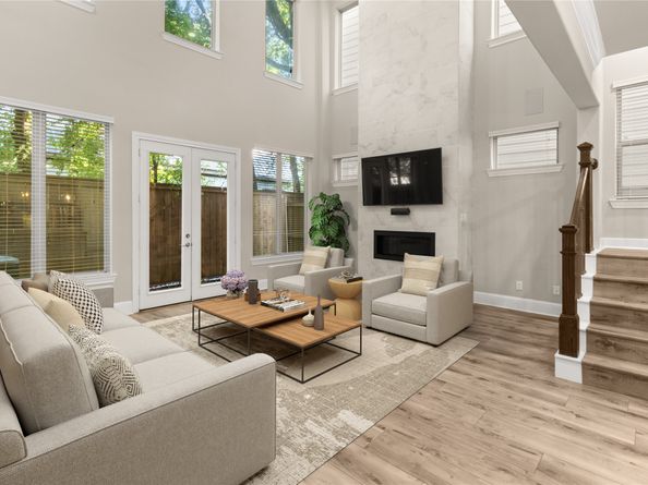 1002 Shepherd Oaks Drive, Houston TX 77018