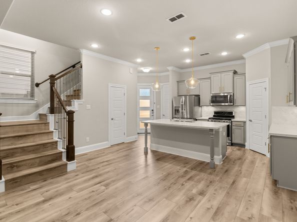 1002 Shepherd Oaks Drive, Houston TX 77018