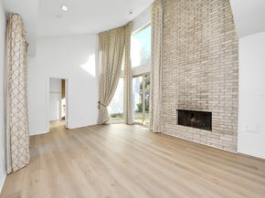 10743 Boardwalk Street, Houston TX 77042