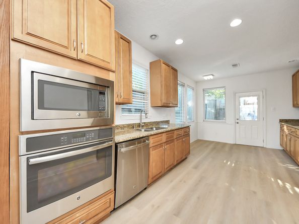 10743 Boardwalk Street, Houston TX 77042