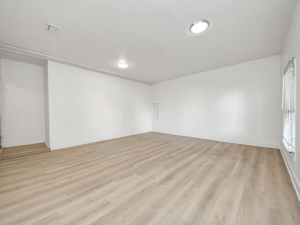 10743 Boardwalk Street, Houston TX 77042