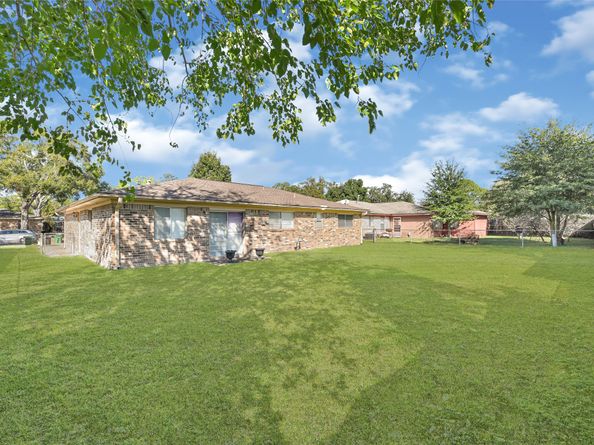 1119 Glen Echo Drive, Houston TX 77088