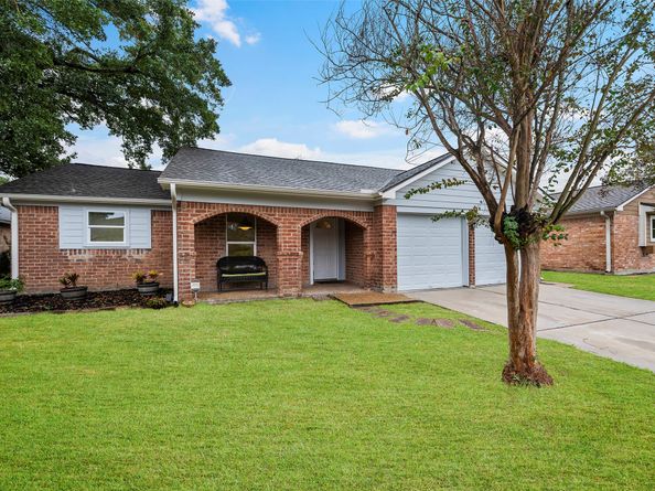 16519 Gaeldom Lane, Houston TX 77084