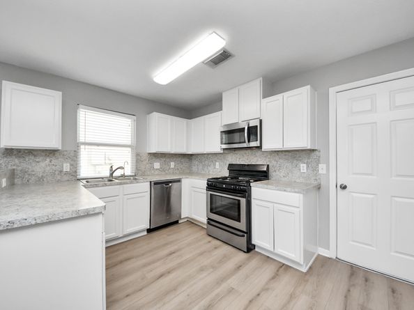 2438 Glenholly Park Drive, Sugar Land TX 77498