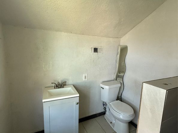 7227 Saint Augustine Street, Houston TX 77021