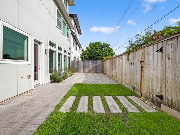 10514 Hess Lane, Houston TX 77096