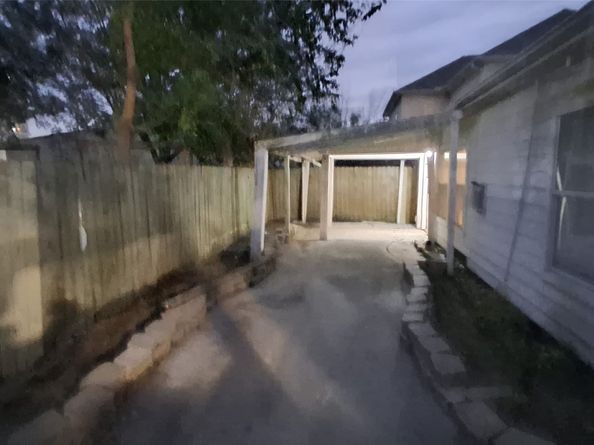 6887 Turtlewood Drive, Houston TX 77072