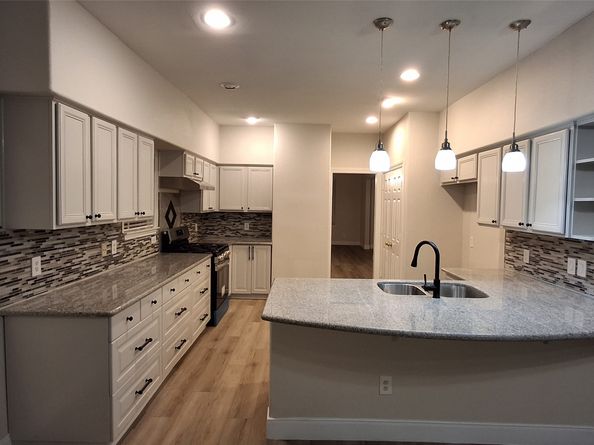 6887 Turtlewood Drive, Houston TX 77072