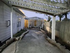 6887 Turtlewood Drive, Houston TX 77072