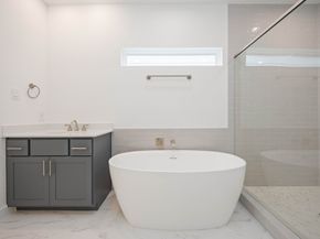 833 Fisher Street C, Houston TX 77018