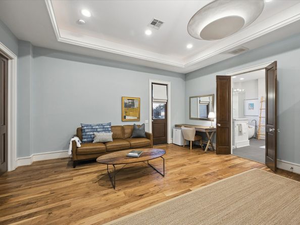 619 E 10th 1/2 Street, Houston TX 77008