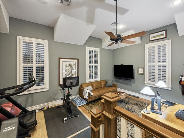 619 E 10th 1/2 Street, Houston TX 77008