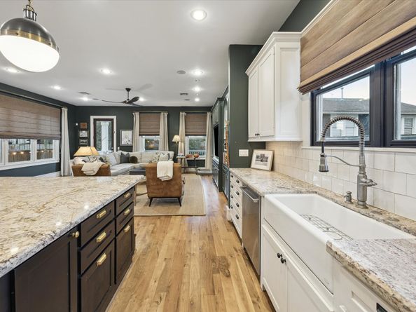 619 E 10th 1/2 Street, Houston TX 77008