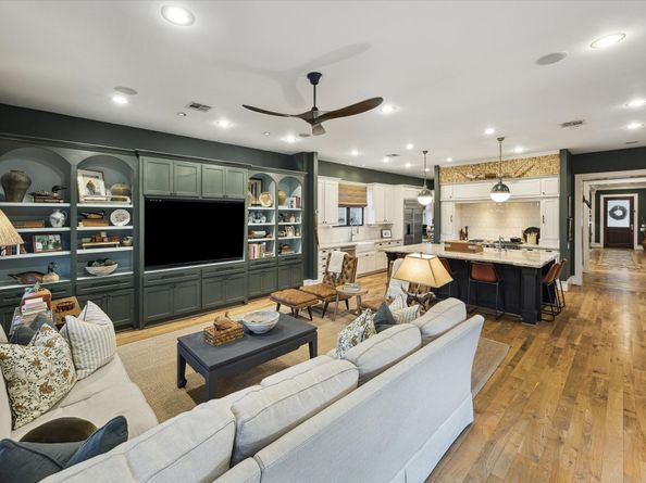 619 E 10th 1/2 Street, Houston TX 77008