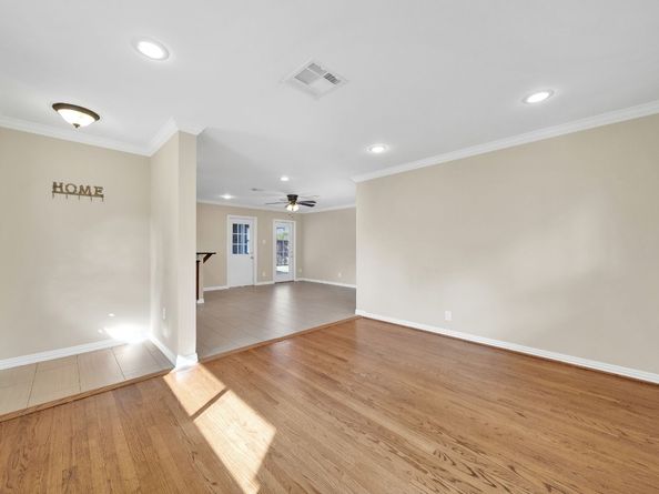 1607 Willowby Drive, Houston TX 77008