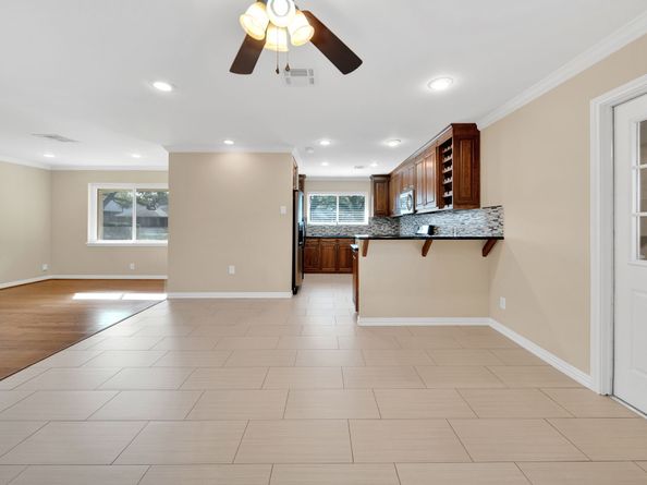 1607 Willowby Drive, Houston TX 77008