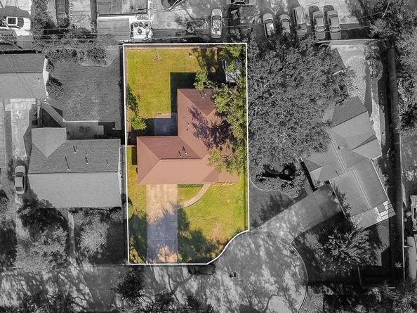 1607 Willowby Drive, Houston TX 77008