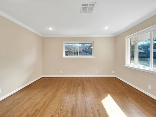 1607 Willowby Drive, Houston TX 77008