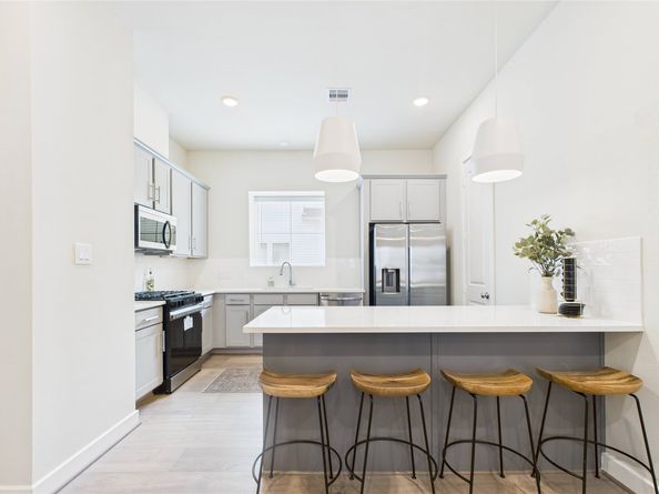 3093 Hicks Street, Houston TX 77007