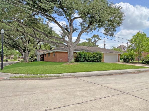 3641 Deal Street, Houston TX 77025
