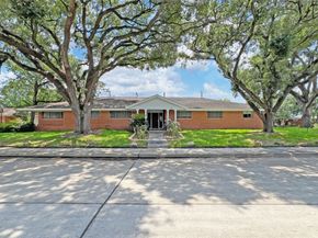 3641 Deal Street, Houston TX 77025