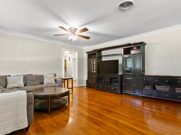 3641 Deal Street, Houston TX 77025