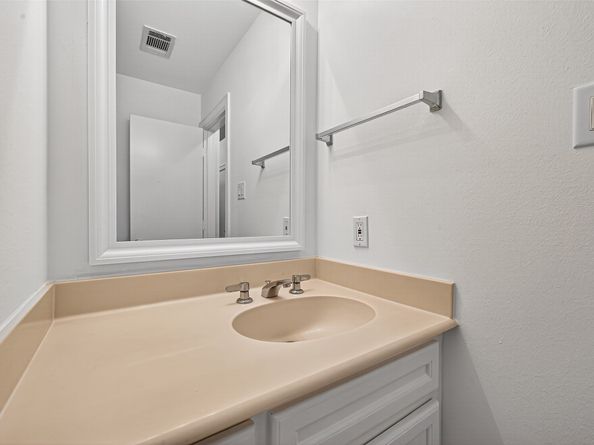 2710 Hullsmith Drive 1303, Houston TX 77063