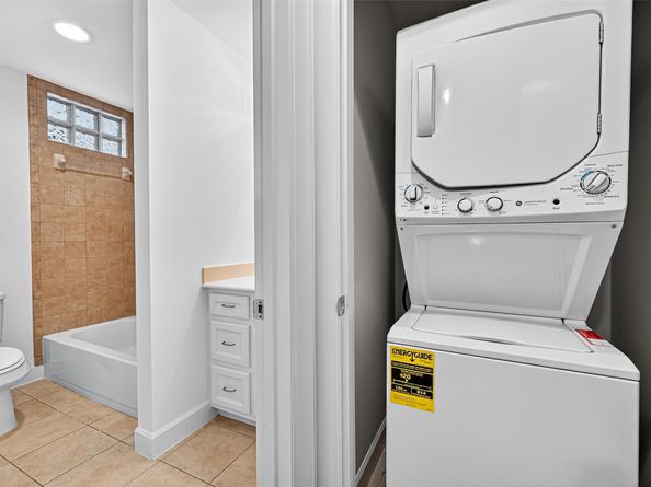 2710 Hullsmith Drive 1303, Houston TX 77063