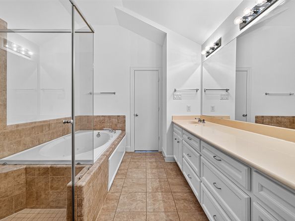 2710 Hullsmith Drive 1303, Houston TX 77063