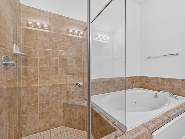 2710 Hullsmith Drive 1303, Houston TX 77063