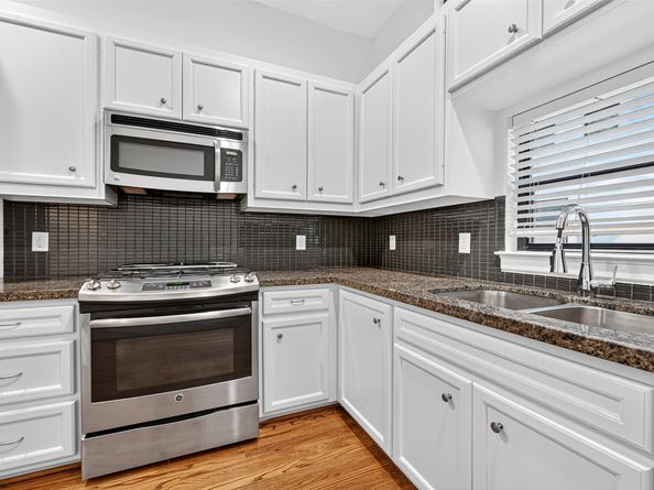 2710 Hullsmith Drive 1303, Houston TX 77063