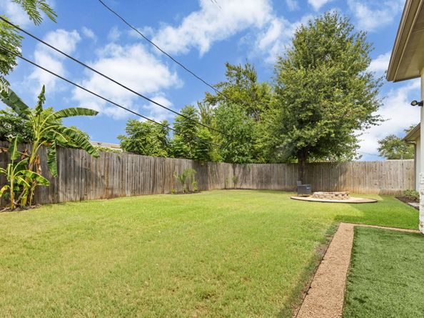 8550 Ridgepoint Drive, Houston TX 77055