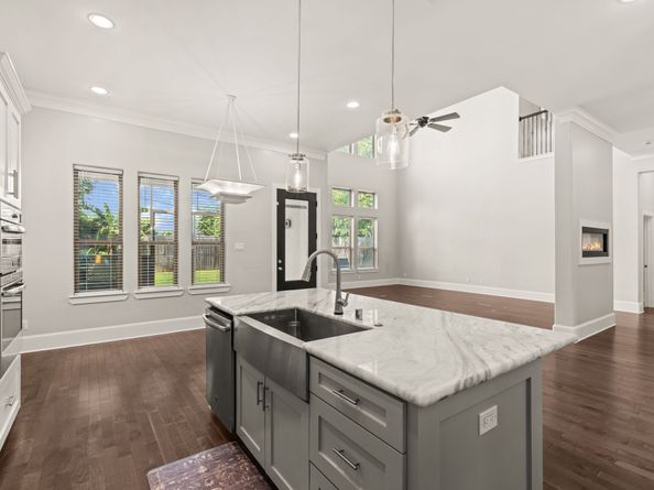 8550 Ridgepoint Drive, Houston TX 77055