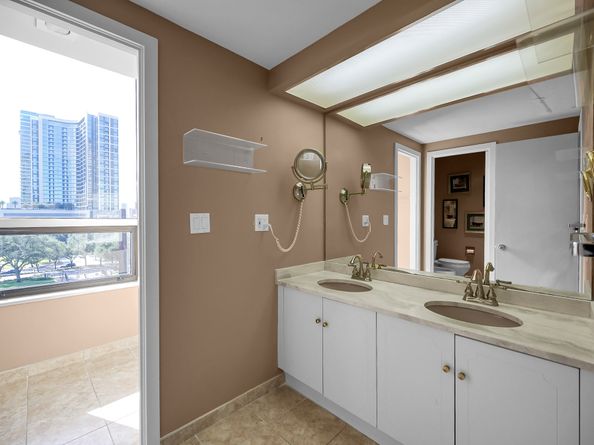 5100 San Felipe Street 63, Houston TX 77056