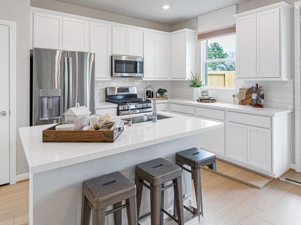 22006 Sam Raburn Drive, Tomball TX 77375