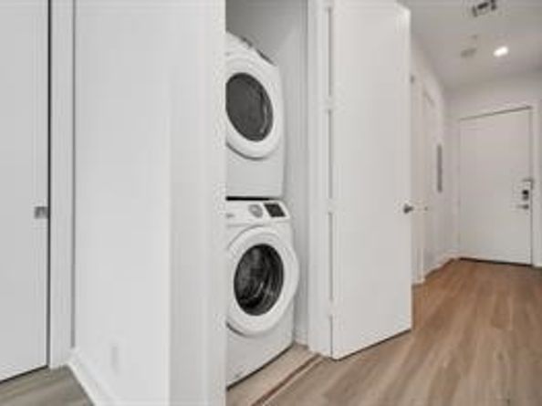 207 Pierce Street 301, Houston TX 77002