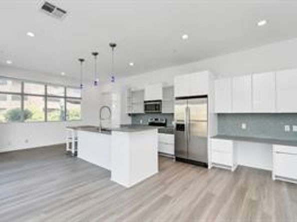 207 Pierce Street 301, Houston TX 77002