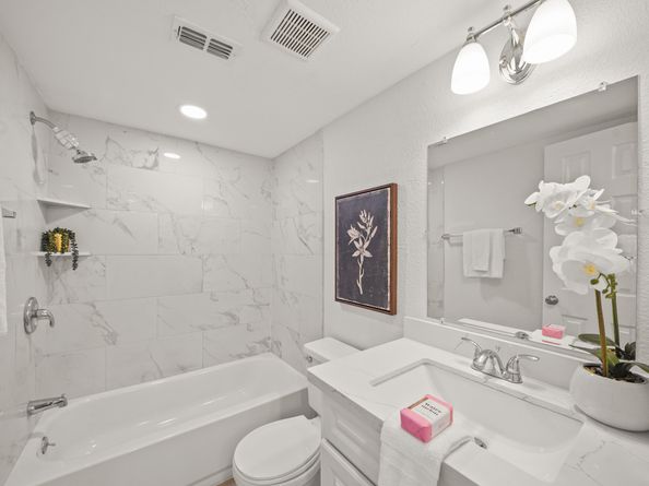 2611 Grants Lake Boulevard 213, Sugar Land TX 77479