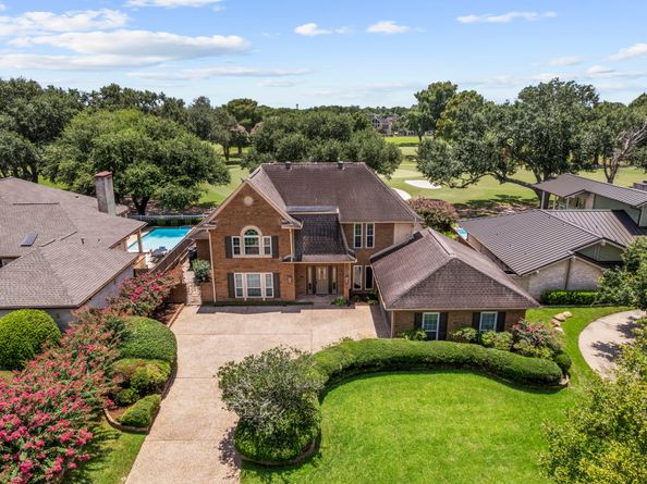 1746 Country Club Boulevard, Sugar Land TX 77478