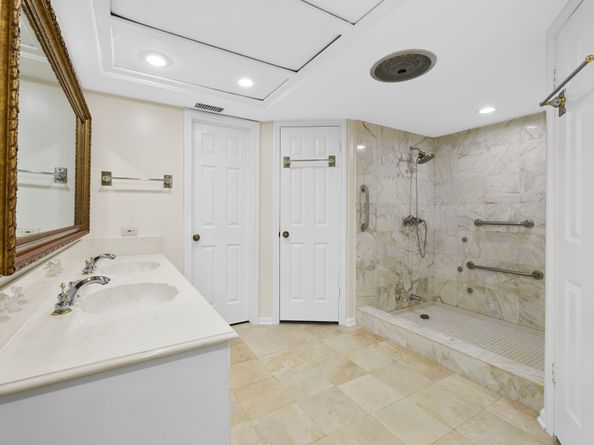 1746 Country Club Boulevard, Sugar Land TX 77478